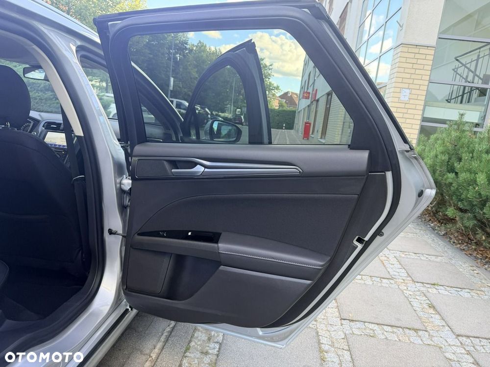Ford Mondeo - 27