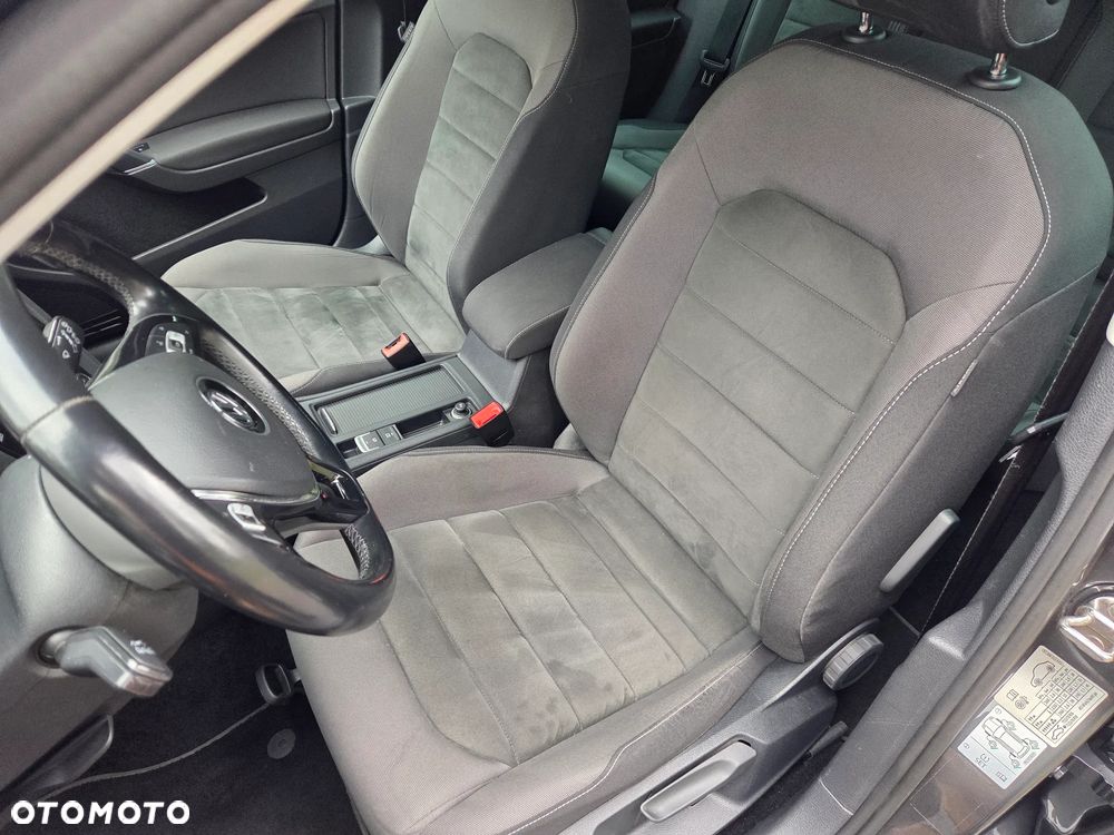 Volkswagen Golf 2.0 TDI SCR Highline - 16