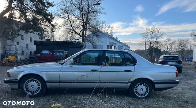 BMW Seria 7 750i - 6