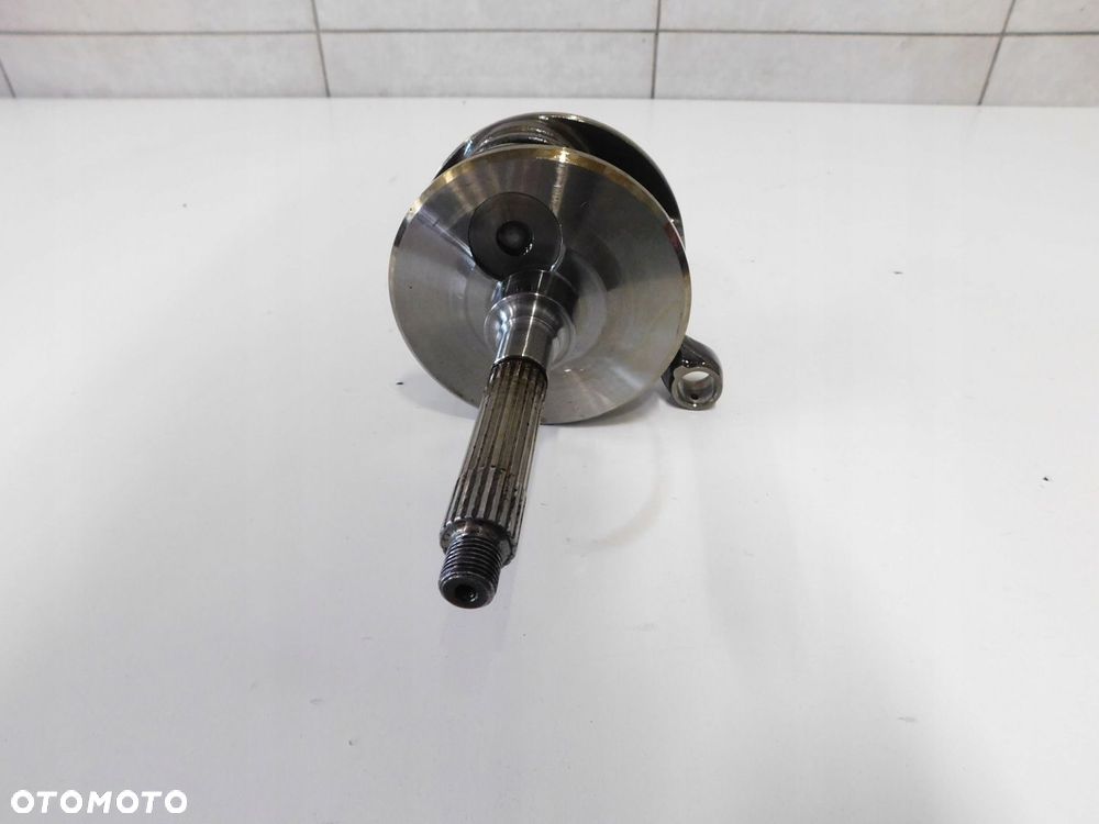 PIAGGIO X7 X9 X8 X-EVO 125 WAŁ KORBOWY - 2