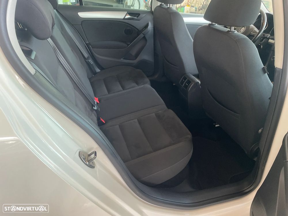 VW Golf 2.0 TDi DPF Style - 17