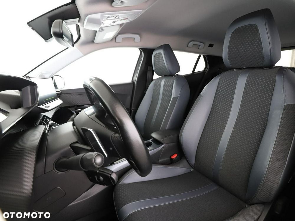 Peugeot 2008 BlueHDi 130 EAT8 Allure - 14
