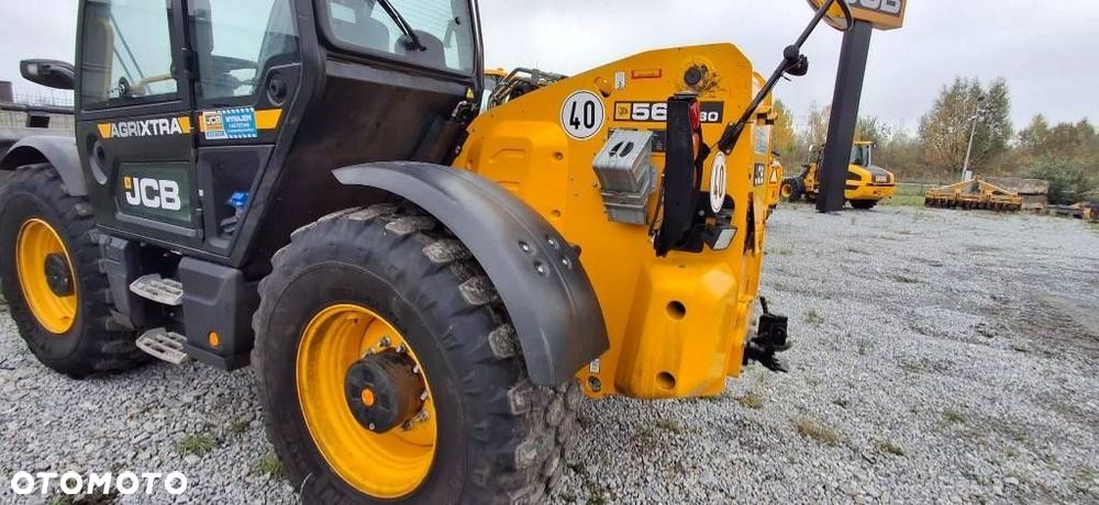 JCB 560-80 Agri Xtra - 4