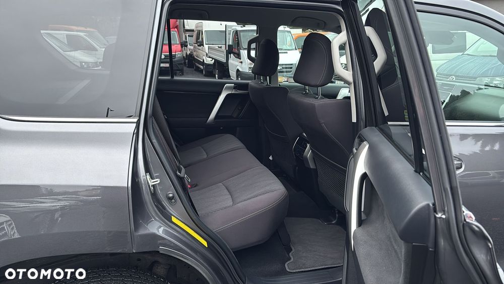 Toyota Land Cruiser LC 2.8 D-4D Prestige - 21