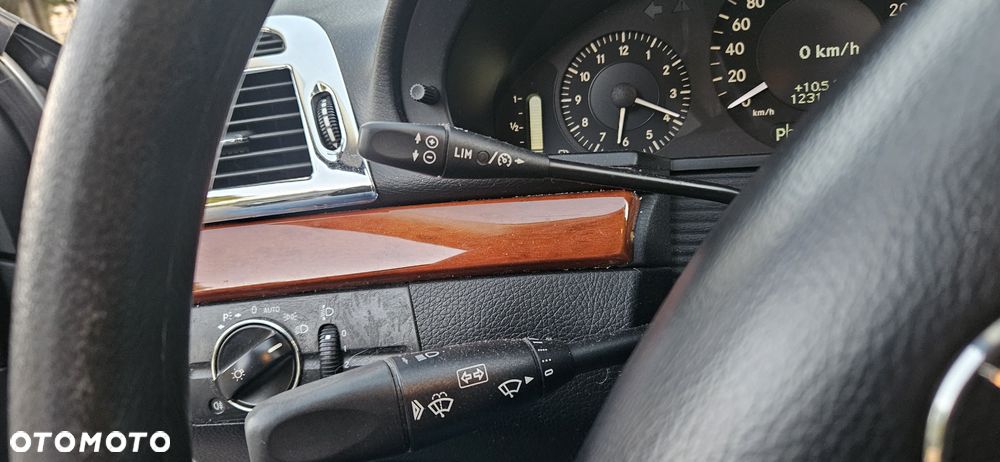 Mercedes-Benz Klasa E 200 Kompressor Automatik Avantgarde - 29