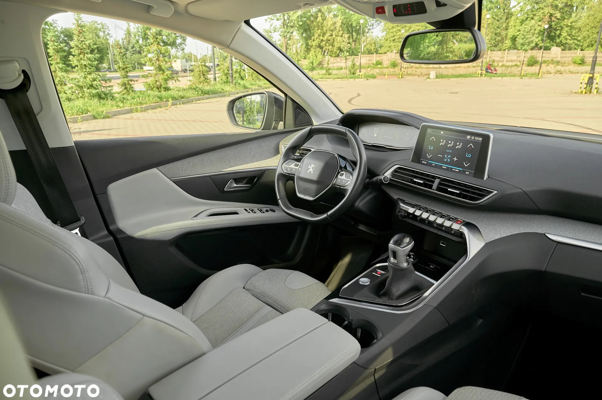 Peugeot 3008 1.2 PureTech Allure S&S - 25