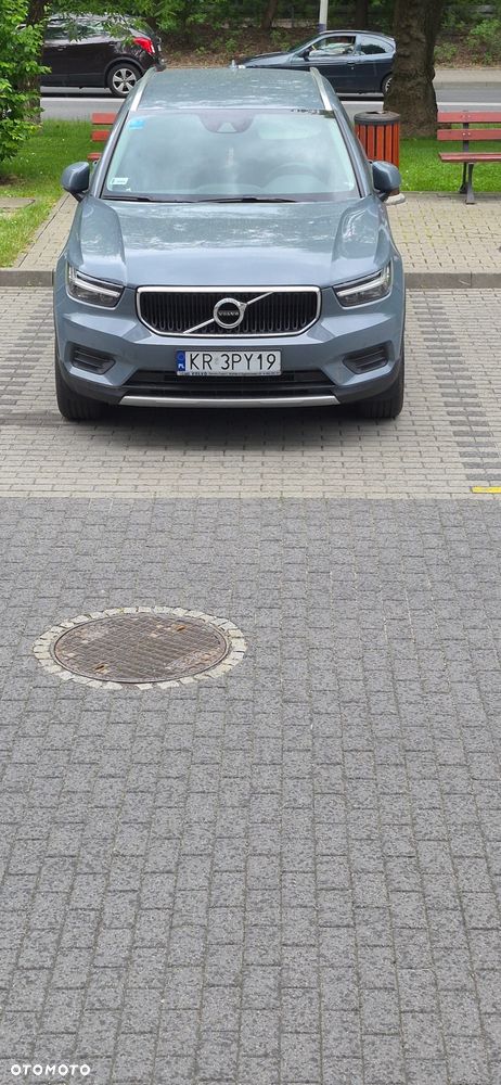 Volvo XC 40 T3 Momentum Pro - 2