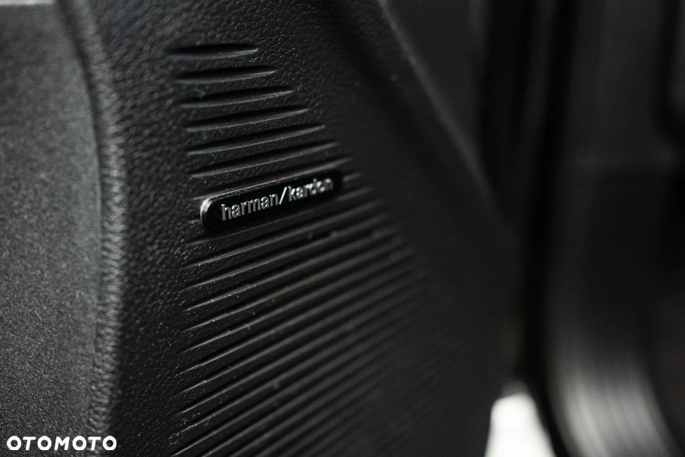 Dodge Challenger 6.2 Hellcat - 16