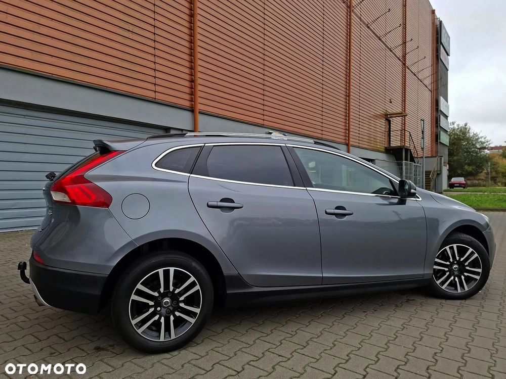 Volvo V40 Cross Country - 18
