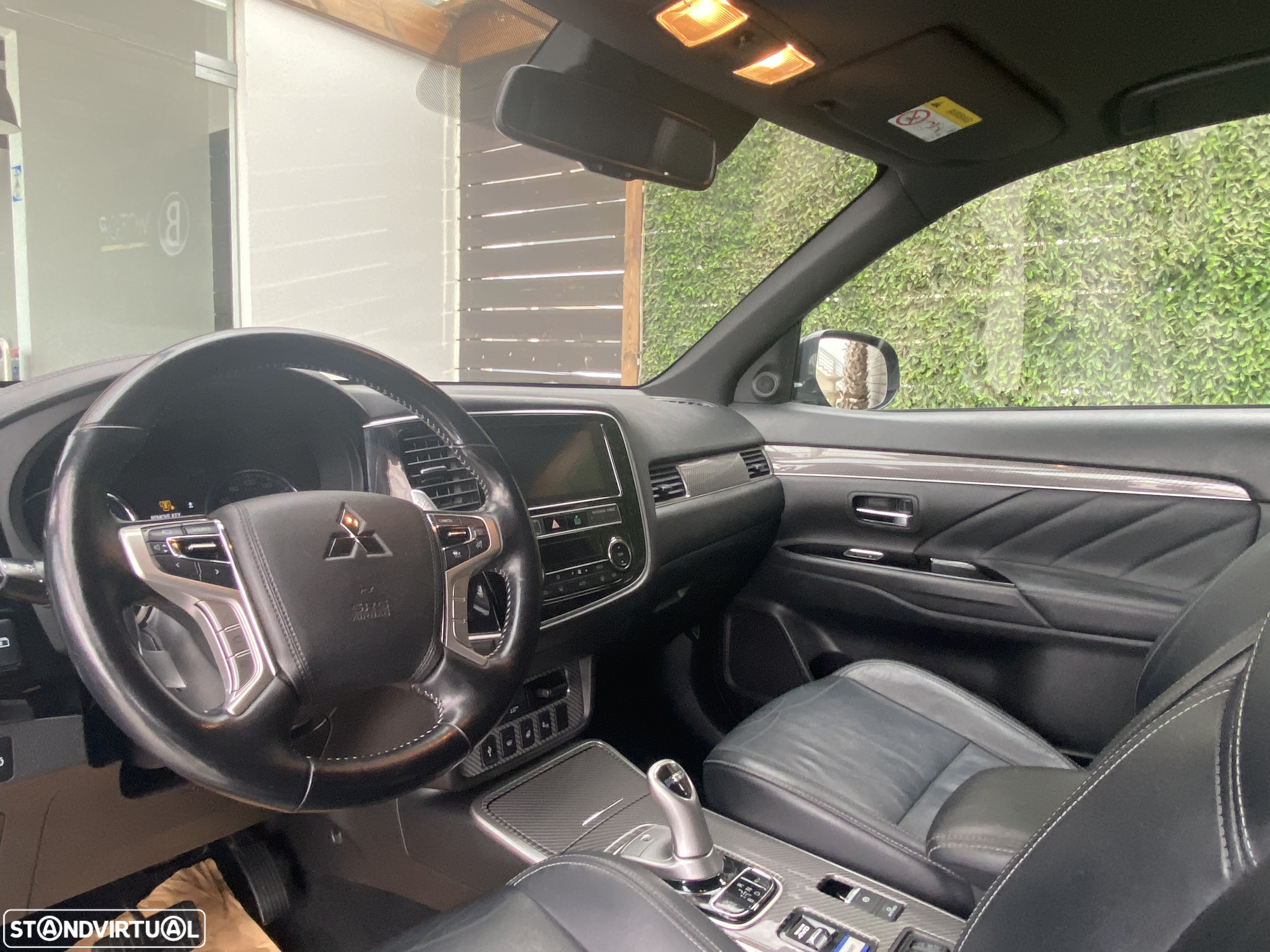 Mitsubishi Outlander 2.4 PHEV Intense - 13