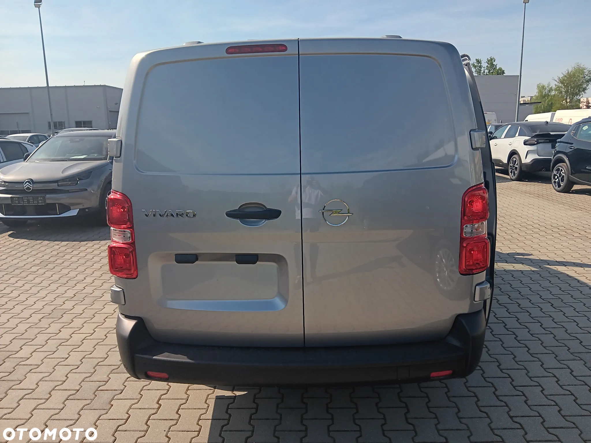Opel Vivaro Furgon Extra Long - 3