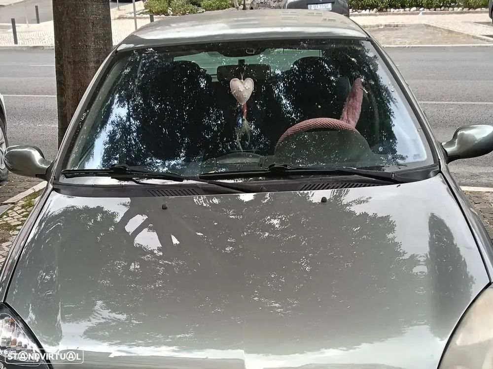Renault Clio - 10