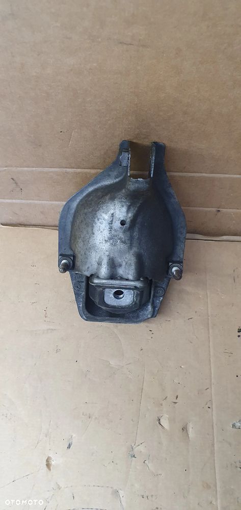 Łapa poduszka silnika prawa Audi A4 B8 2.0 TDI 8K0399060L - 5