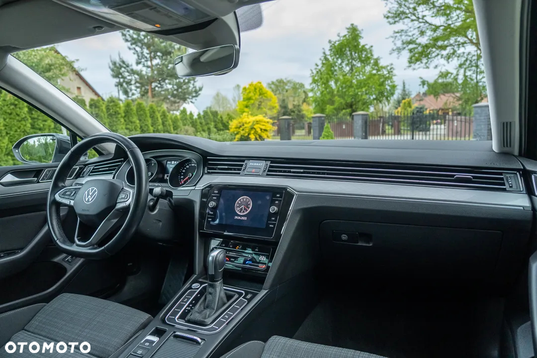 Volkswagen Passat Variant 2.0 TDI SCR DSG - 15