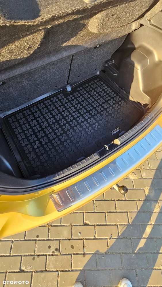 Toyota Yaris 1.5 20th Anniversary CVT - 12