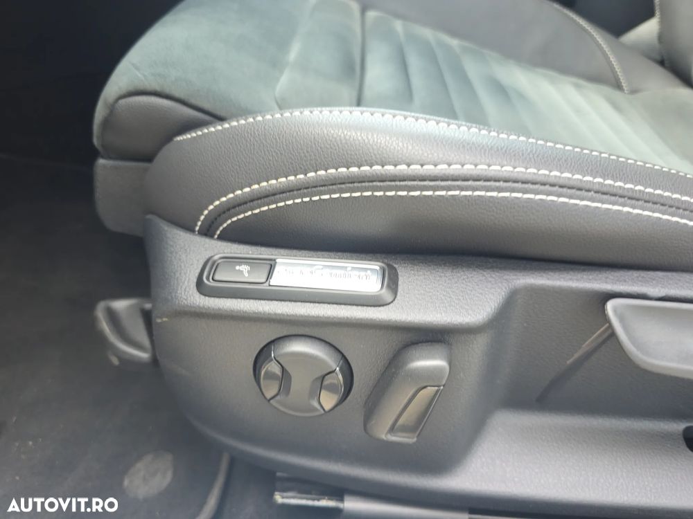 Volkswagen Passat 2.0 TDI SCR DSG 4Motion Elegance - 11