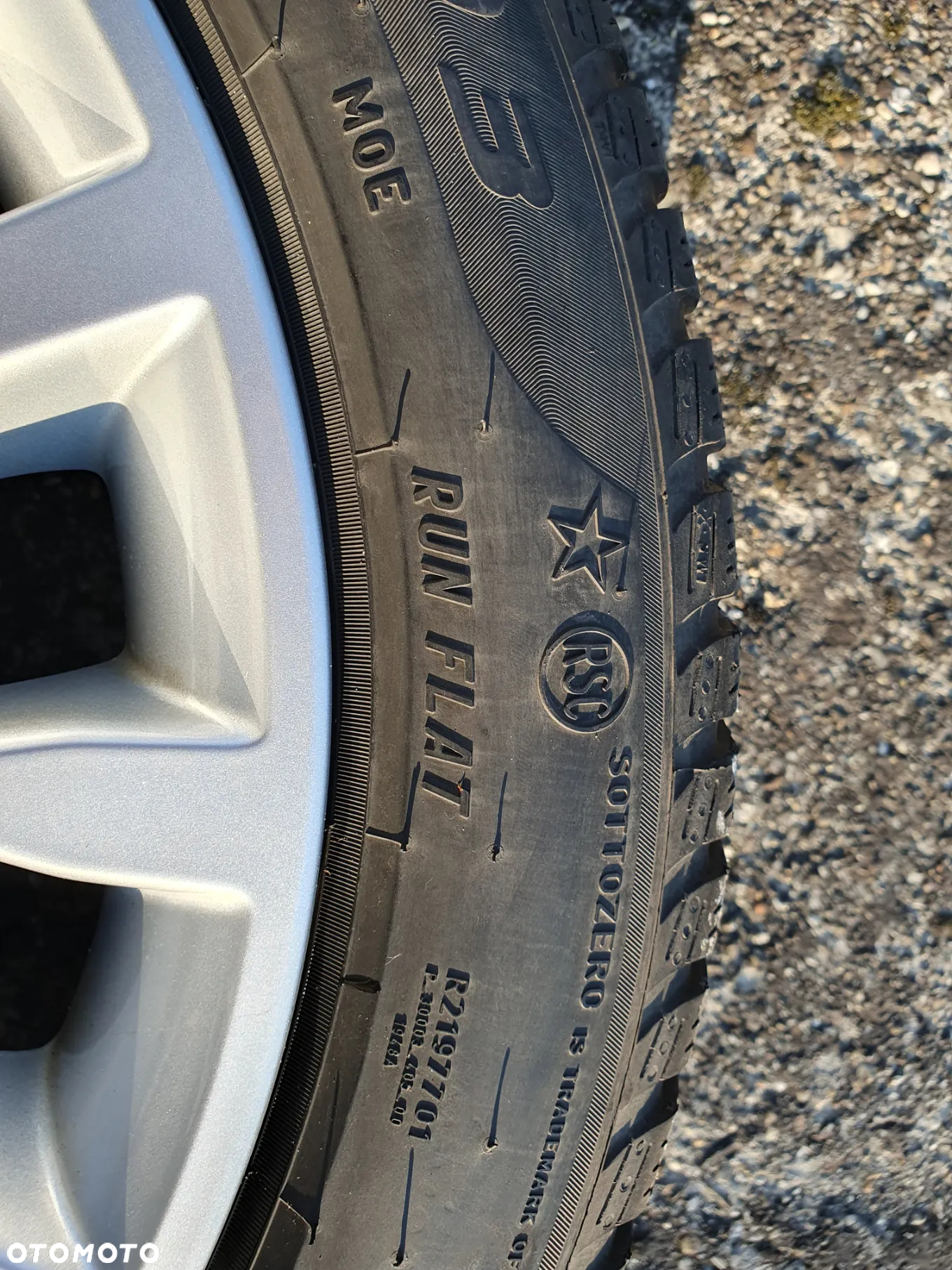 BMW 5 G30 G31, komplet - oryginalne aluminiowe felgi i opony zimowe Pirelli Sottozero 3 Run Flat - 4