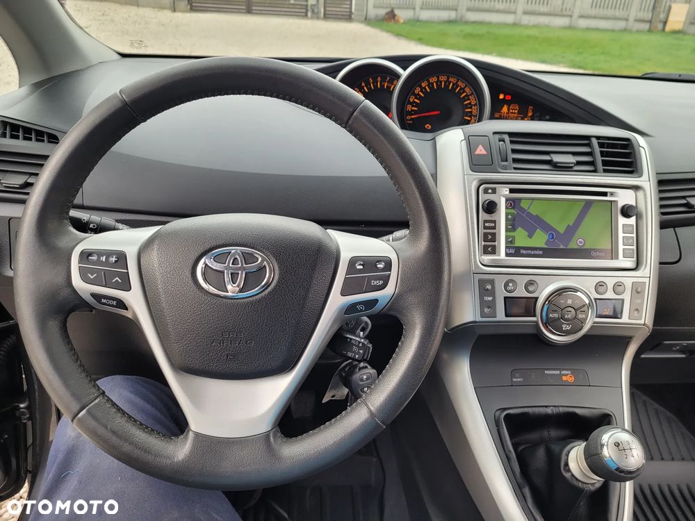 Toyota Verso 1.8 5-Sitzer Life - 21