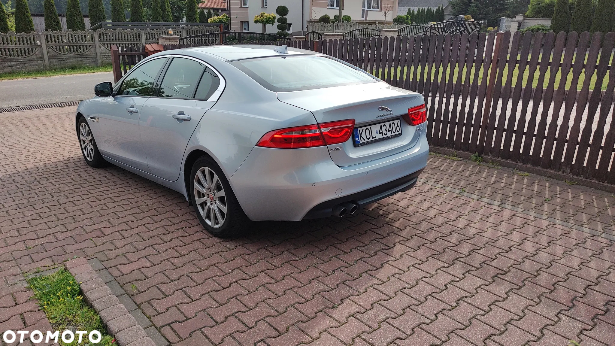 Jaguar XE - 6