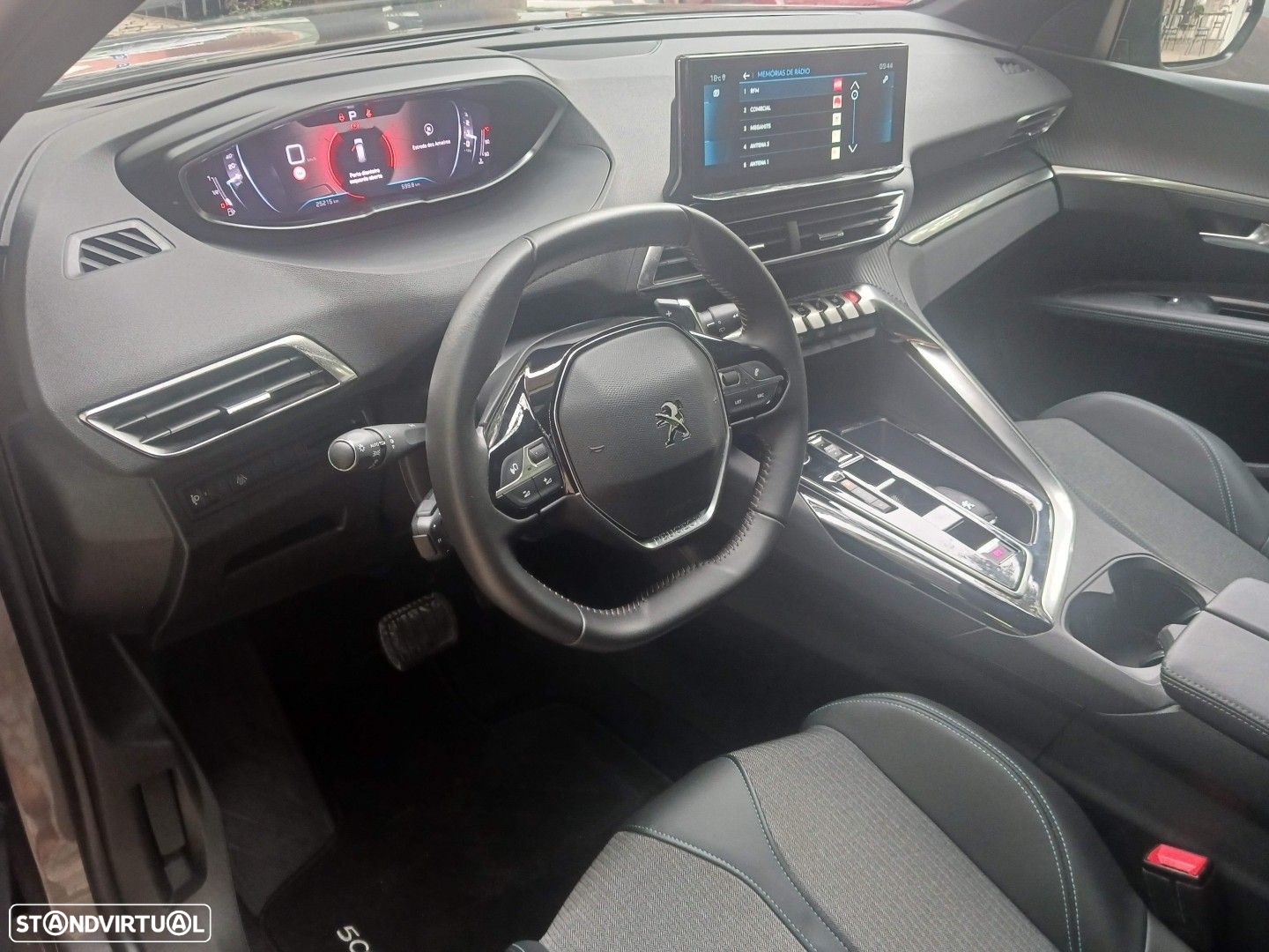 Peugeot 5008 1.5 BlueHDi Allure Pack EAT8 - 29