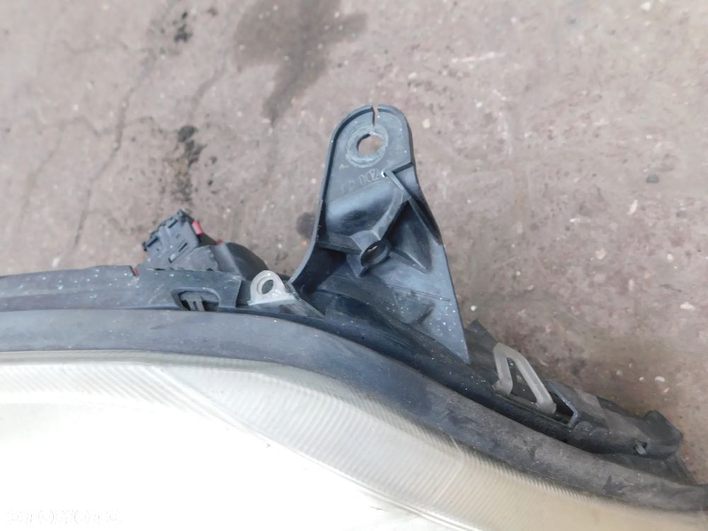Lampa prawa przód OPEL VECTRA C SIGNUM GTS XENON HELLA - 2