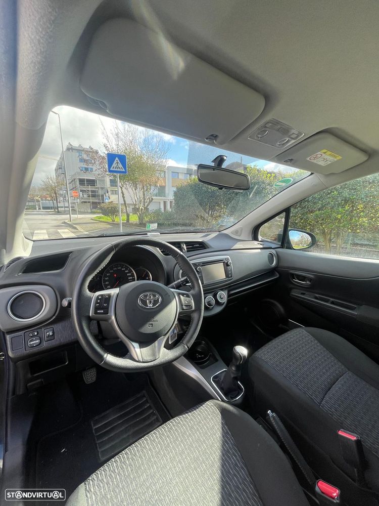 Toyota Yaris 1.0 VVT-i AC Manual - 9