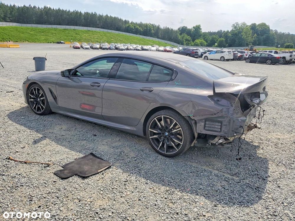 BMW Seria 8 - 3