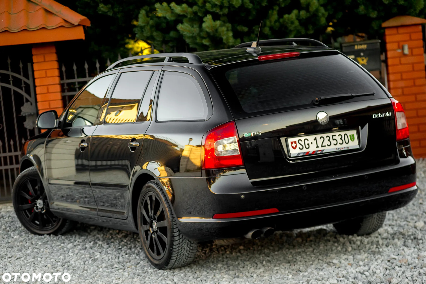 Skoda Octavia Combi 2.0 TSI RS - 9