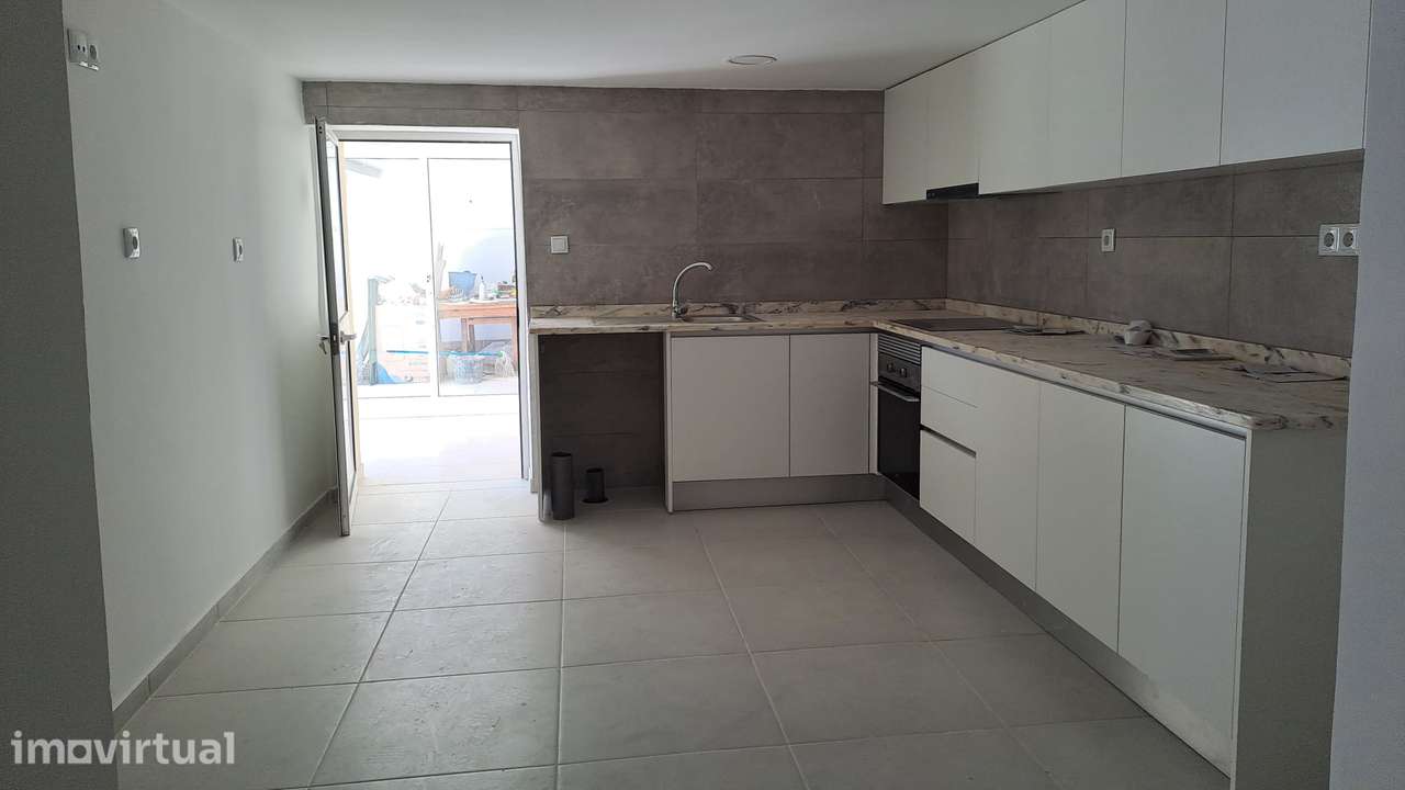Moradia Bi-Familiar em Vila Verde - Grande imagem: 3/49