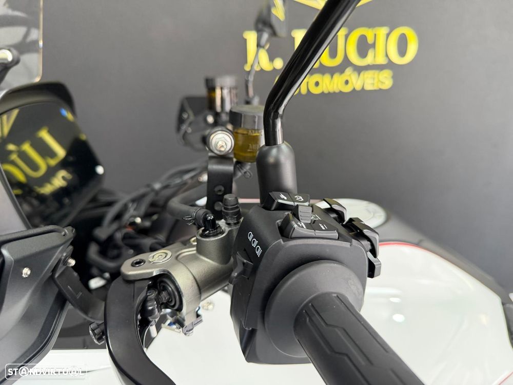 Moto Morini X-Cape 1200 - 8
