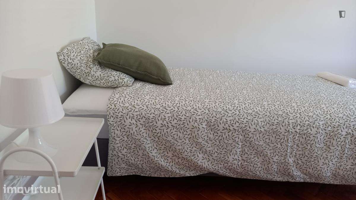 Quarto - localizado em Entrecampos Lisbon - Grande imagem: 3/13