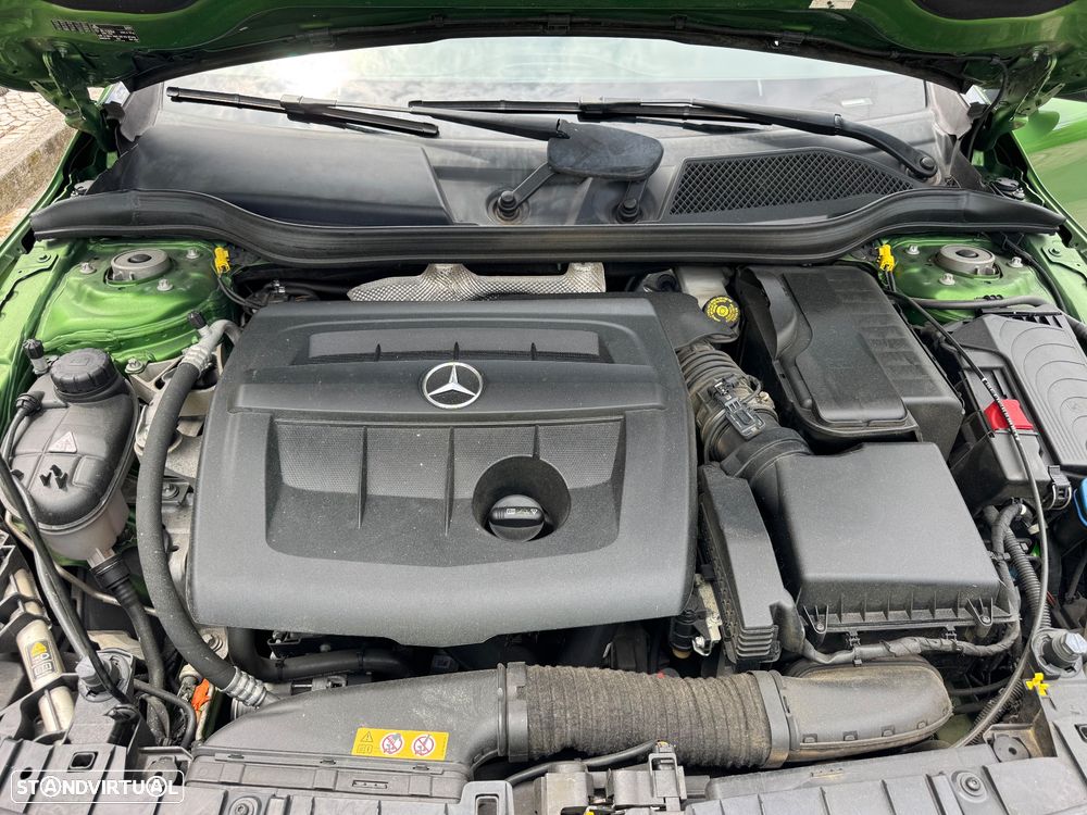 Mercedes-Benz GLA 180 d 7G-DCT Urban - 17