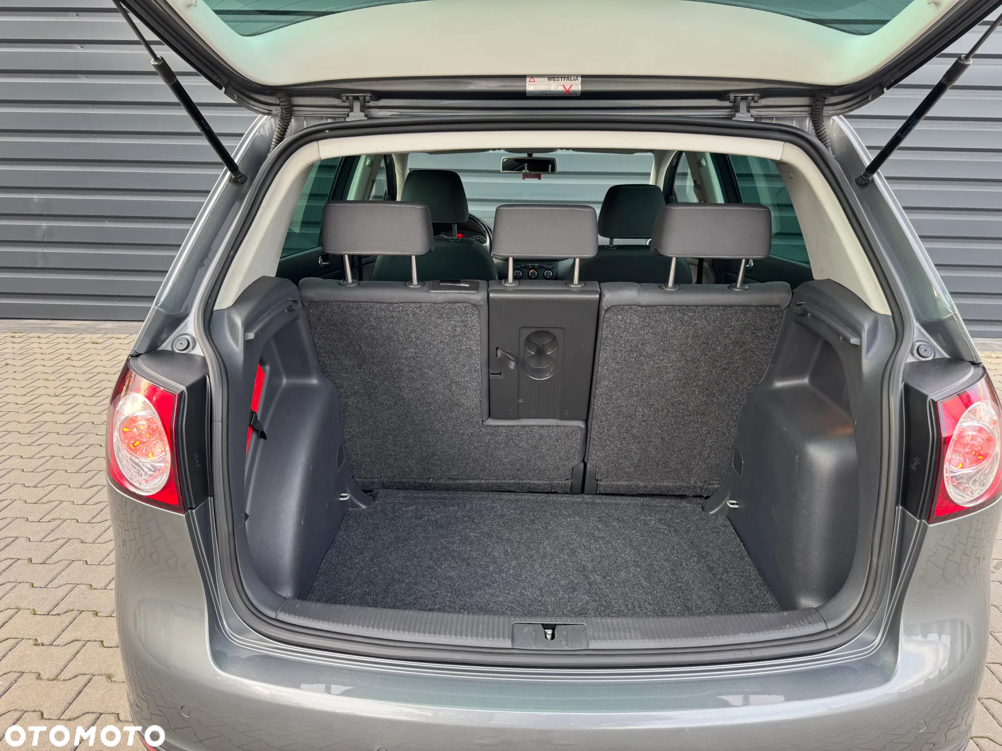 Volkswagen Golf 1.9 TDI DSG United - 9