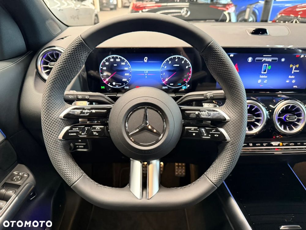 Mercedes-Benz GLA - 15
