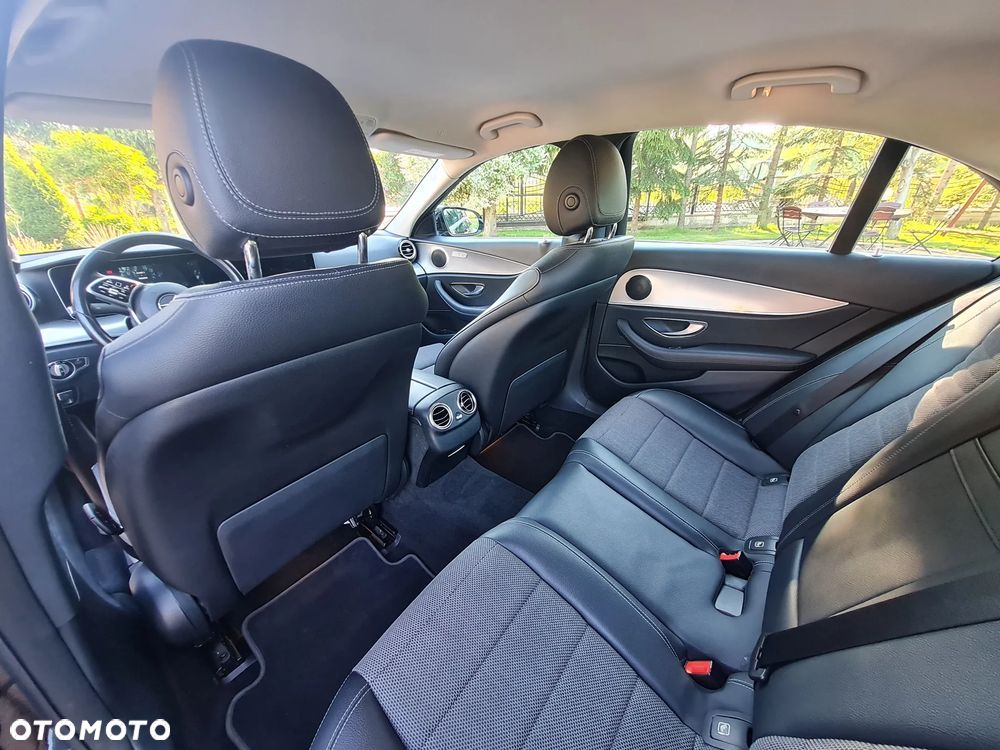 Mercedes-Benz Klasa E 300 de 9G-TRONIC - 13