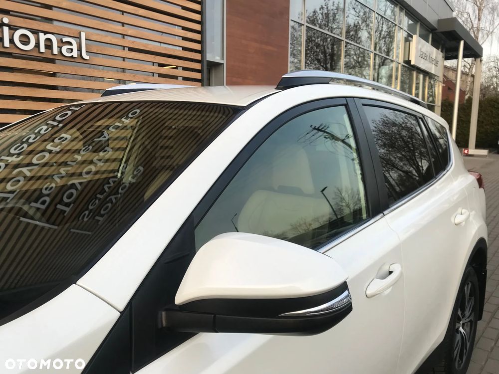 Toyota RAV4 2.0 D-4D Premium - 16