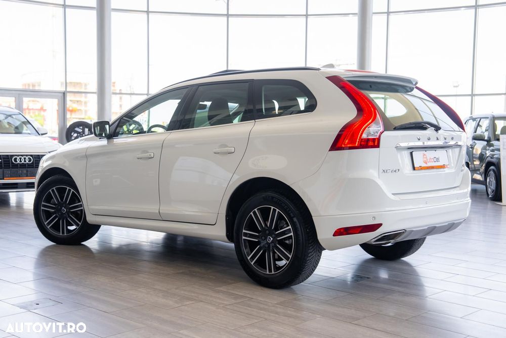 Volvo XC 60 D4 AWD Geartronic Momentum - 11