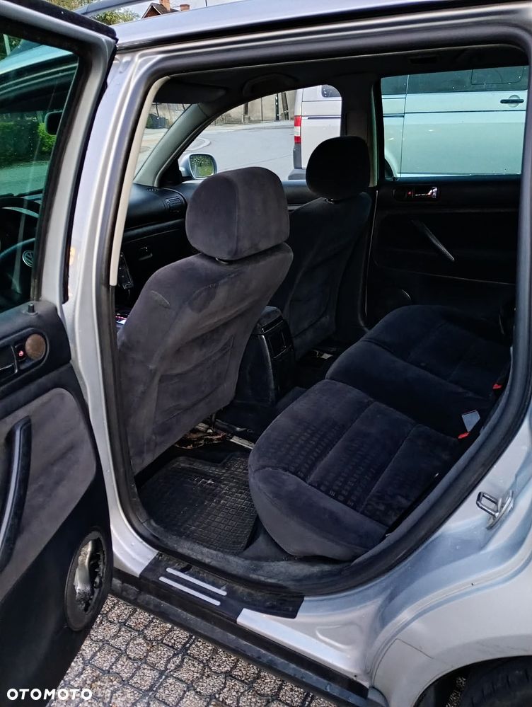 Volkswagen Passat 1.9 TDI Basis - 2