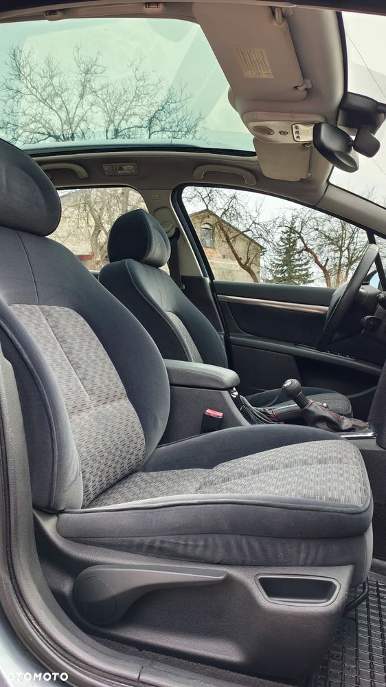 Peugeot 407 1.6 HDI Premium - 27