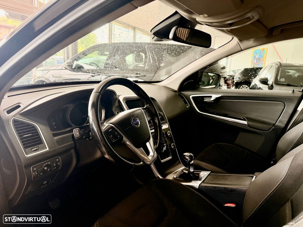 Volvo XC 60 2.0 D4 Momentum - 22