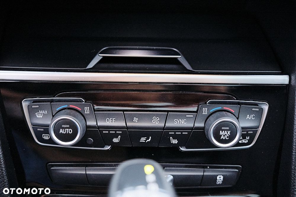 BMW Seria 2 218i - 17