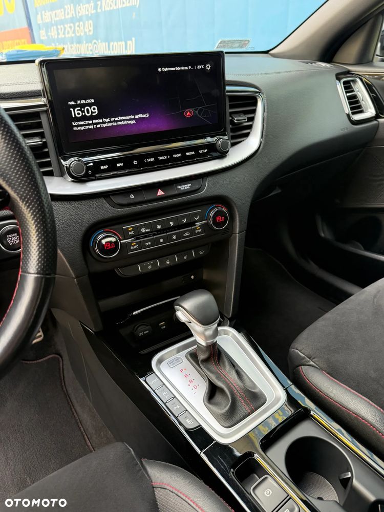 Kia Ceed - 16