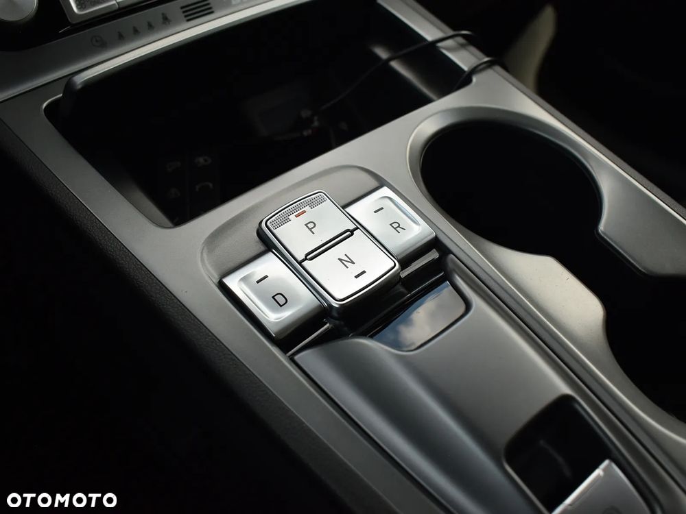 Hyundai Kona 64kWh Platinum - 12