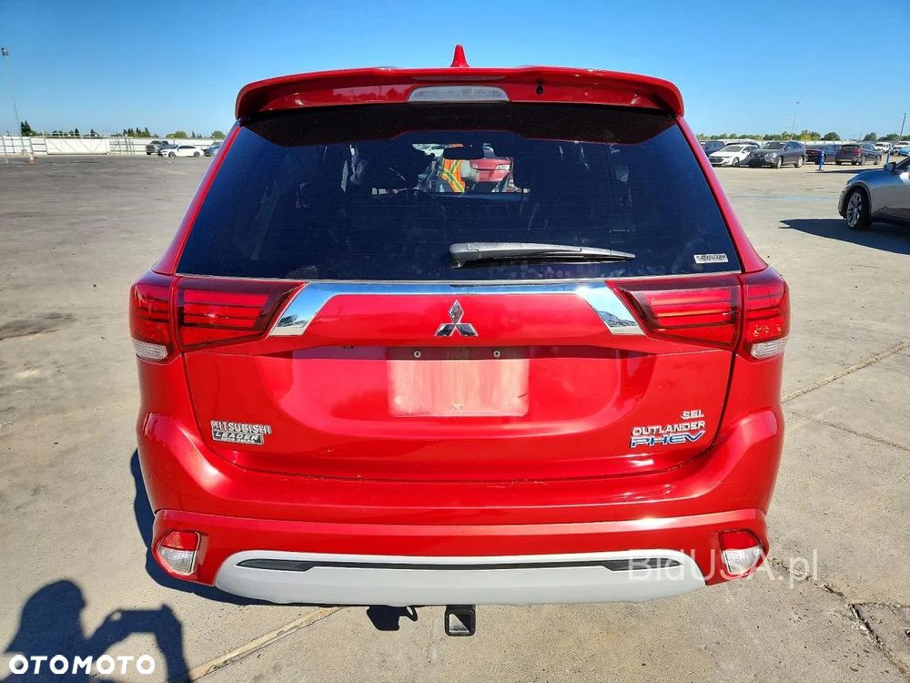 Mitsubishi Outlander - 3