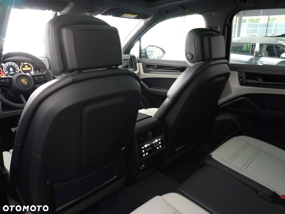 Porsche Cayenne S E-Hybrid PHEV Black Edition - 34