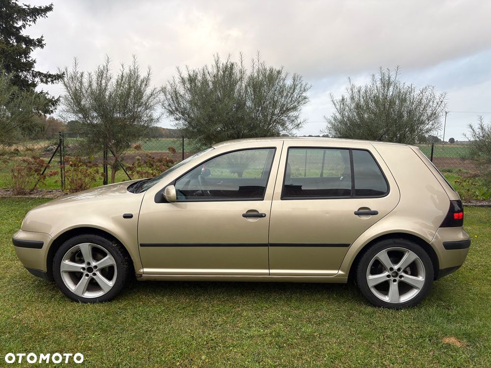 Volkswagen Golf - 5