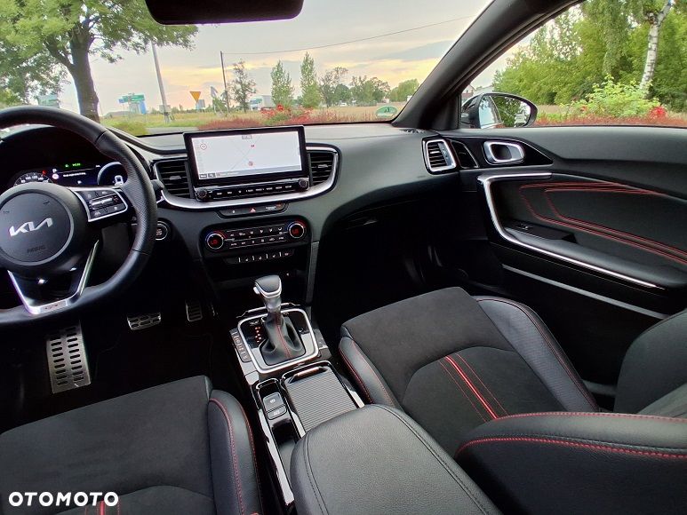 Kia ProCeed 1.6 T-GDI GT DCT - 14