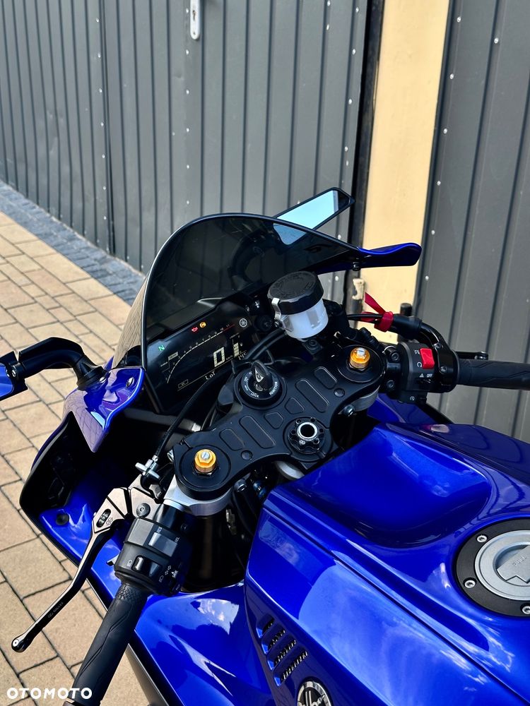 Yamaha R7 - 9