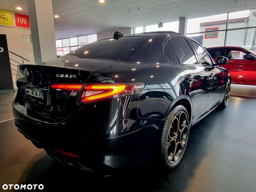 Alfa Romeo Giulia 2.0 Turbo Intensa Q4 - 6