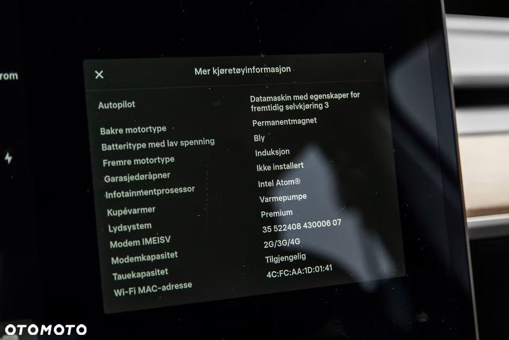 Tesla Model Y Long Range Dual Motor AWD - 11